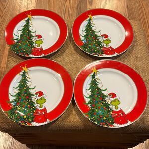 New The Grinch salad plates